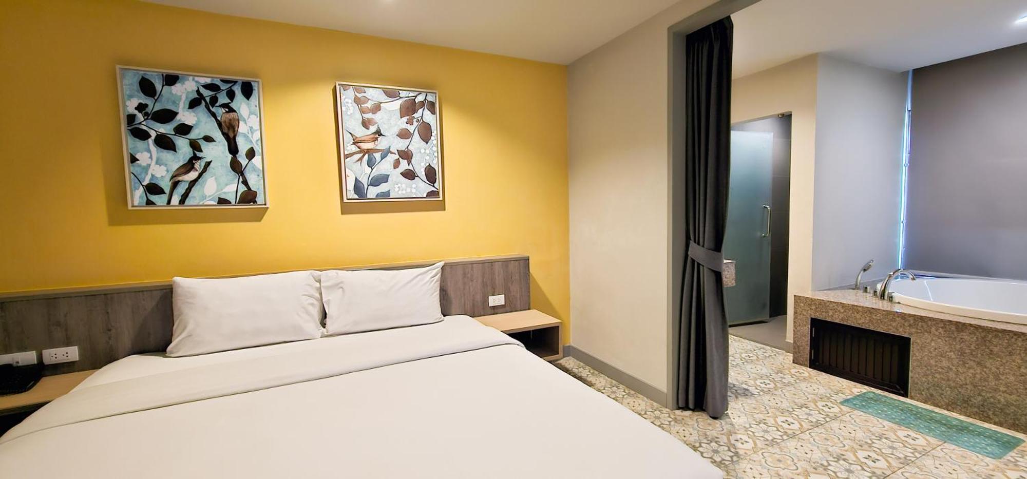 Recenta Suite Phuket Suanluang Kültér fotó