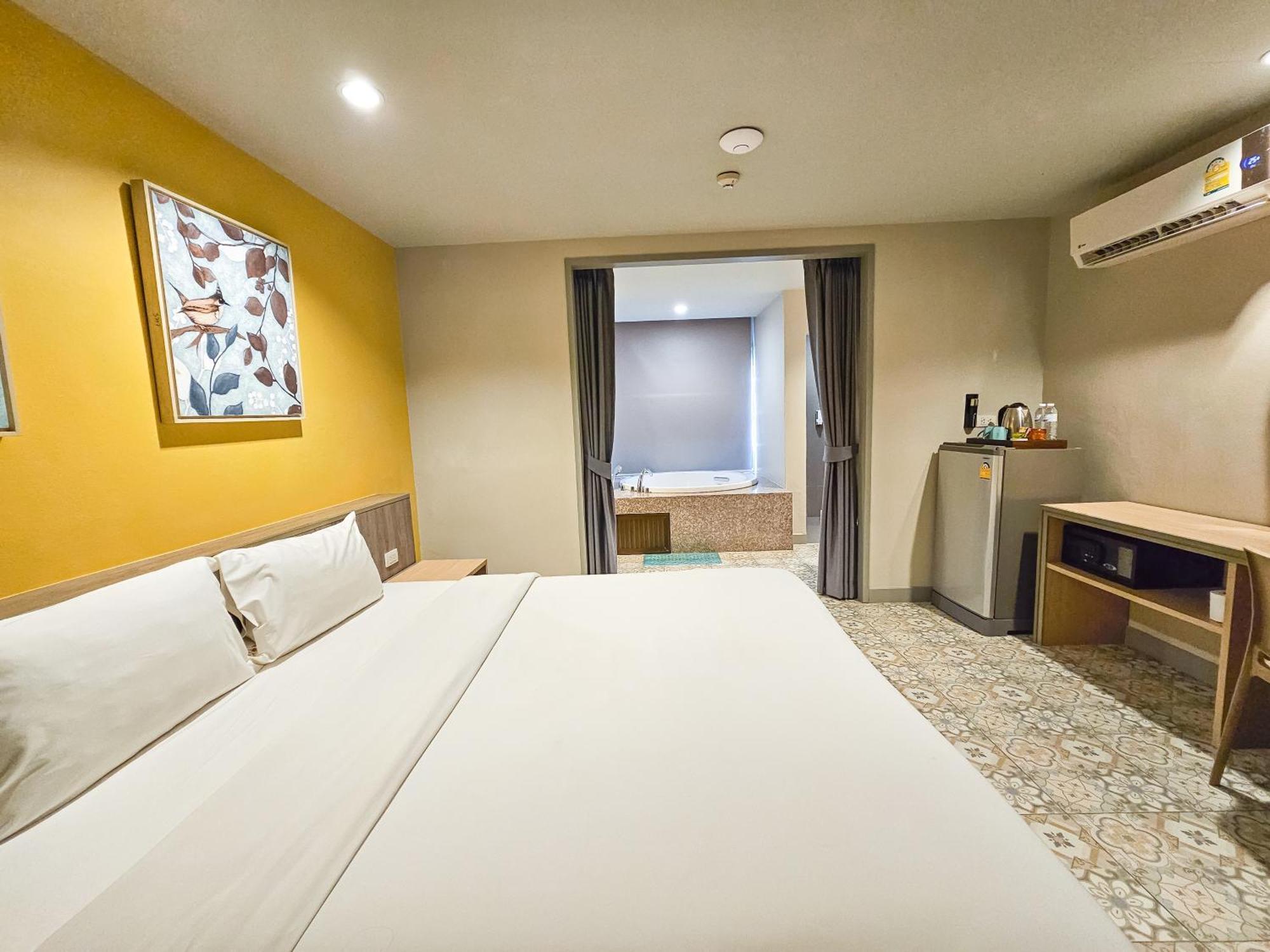 Recenta Suite Phuket Suanluang Kültér fotó