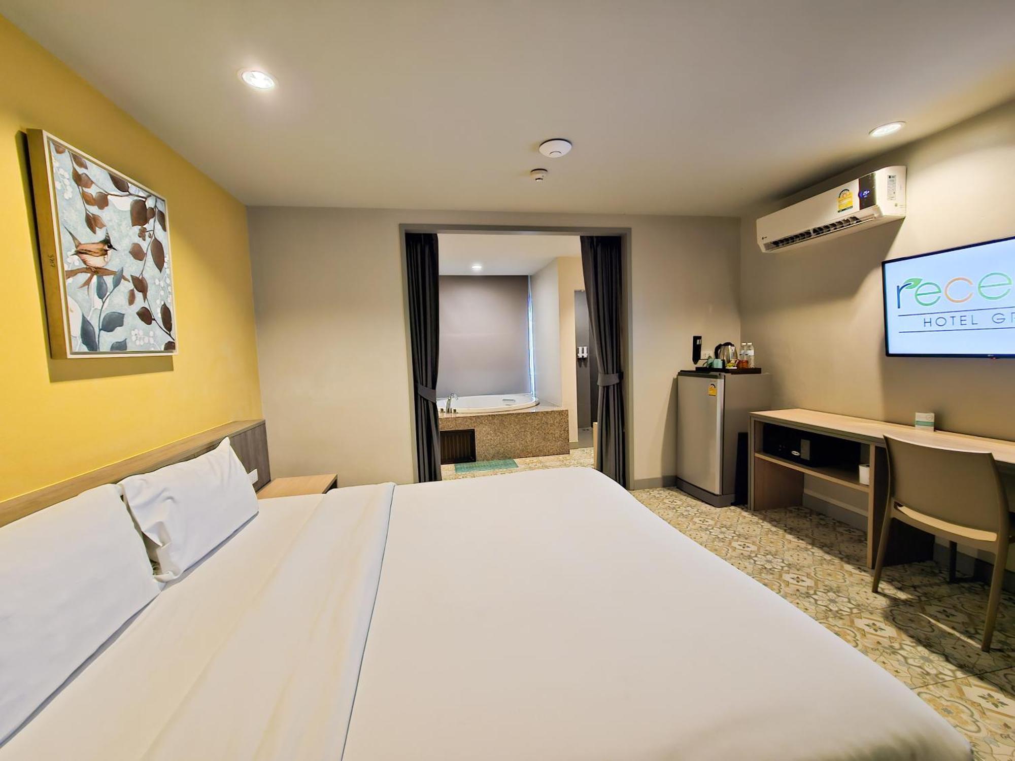 Recenta Suite Phuket Suanluang Kültér fotó