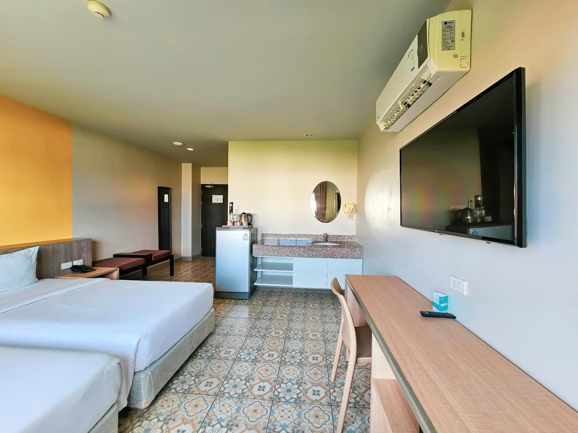 Recenta Suite Phuket Suanluang Kültér fotó