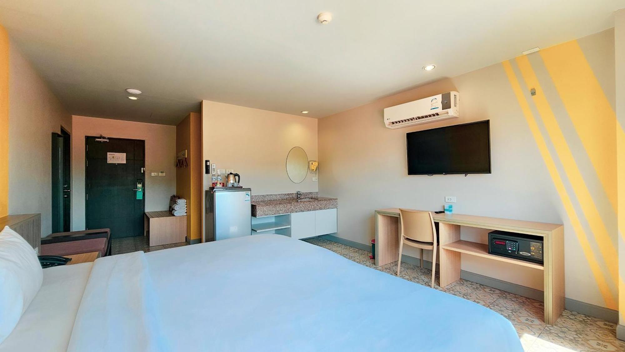 Recenta Suite Phuket Suanluang Kültér fotó