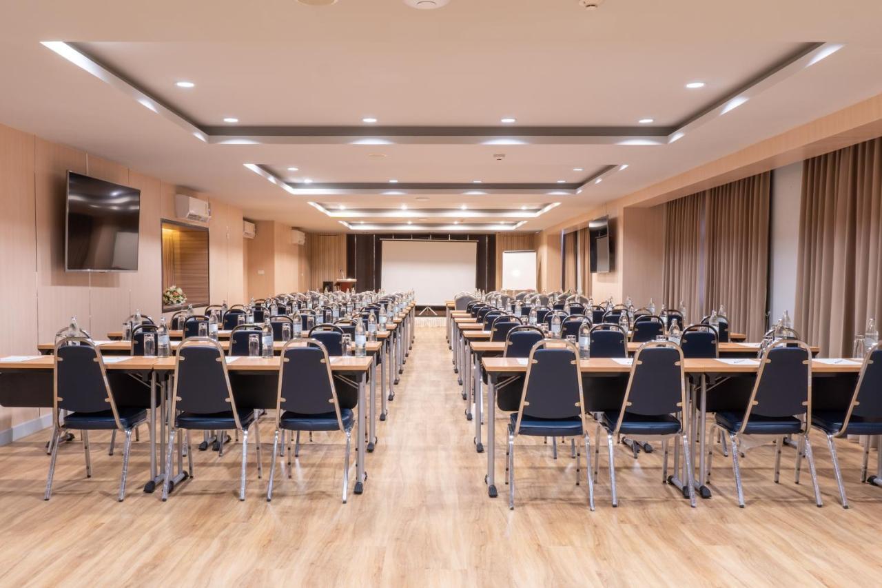 Recenta Suite Phuket Suanluang Kültér fotó